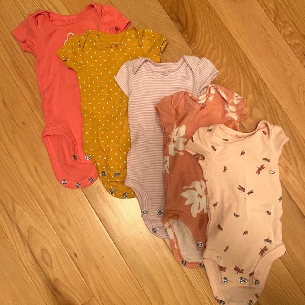CARTERS SIZE NB GIRLS SHORT SLEEVE BODYSUITS - 5 PACK